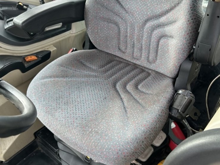 2020-massey-ferguson-5711-image-42