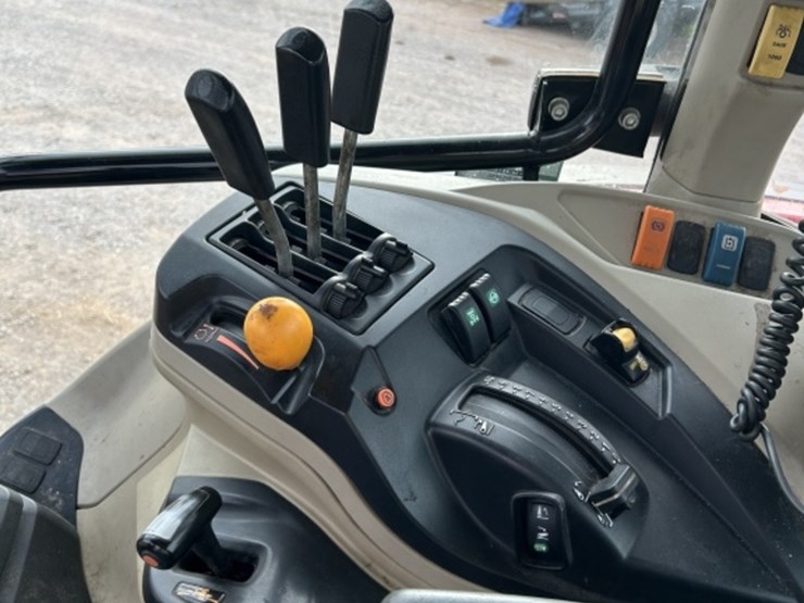 2020-massey-ferguson-5711-image-43