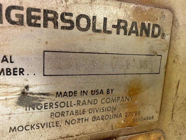 #46876-•-ingersoll-rand-mobile-air-compressor-image-51