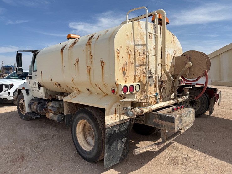 2006-international-durastar-4300-image-7