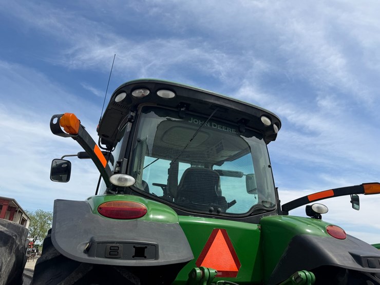 2013-john-deere-8335r-image-27