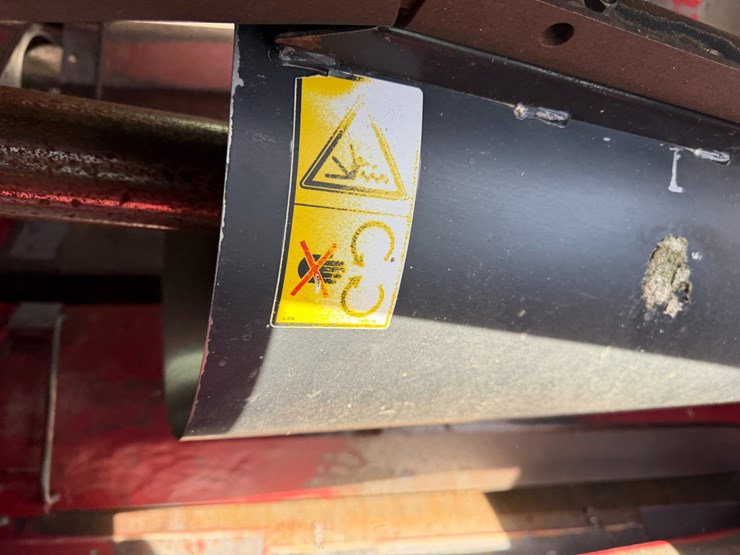 2016-case-ih-8240-image-95