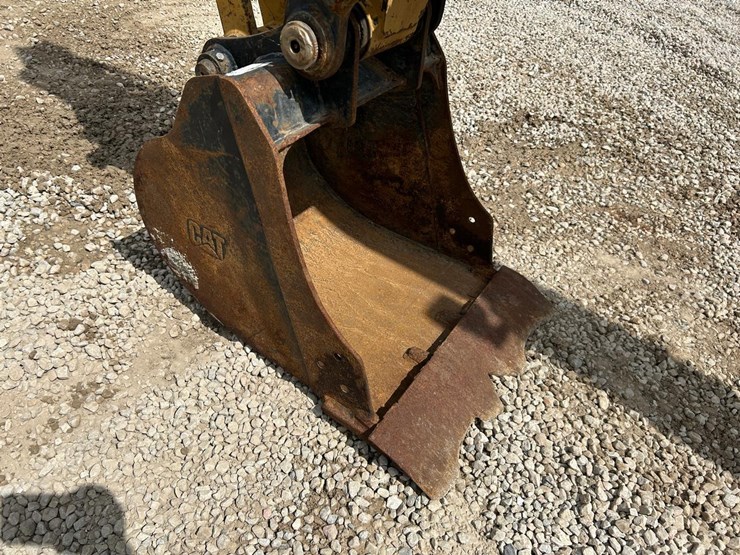 2018-caterpillar-305.5e2-image-8