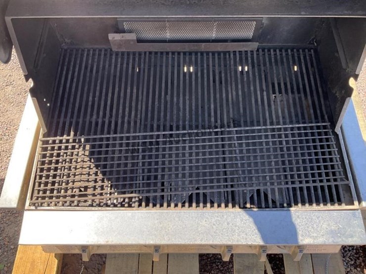 jenn-air-gas-grill-top-image-5