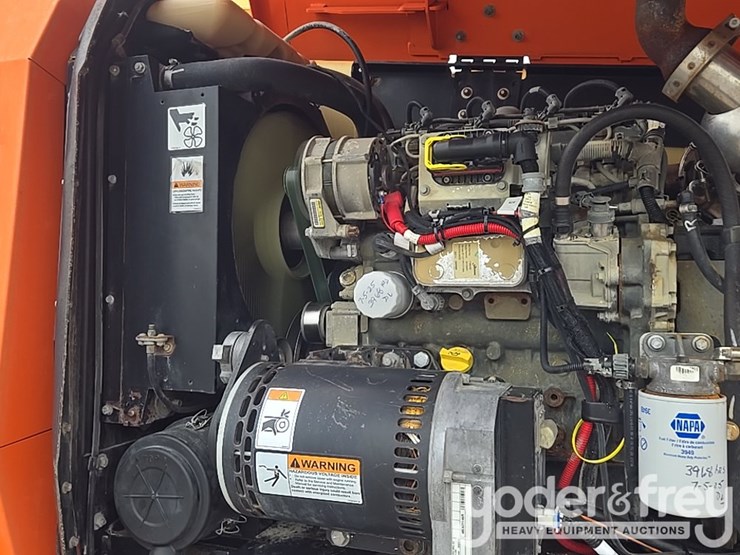 2016-jlg-800aj-image-43