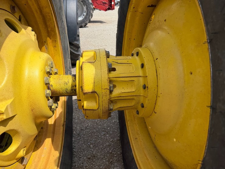 2004-john-deere-8230-image-12