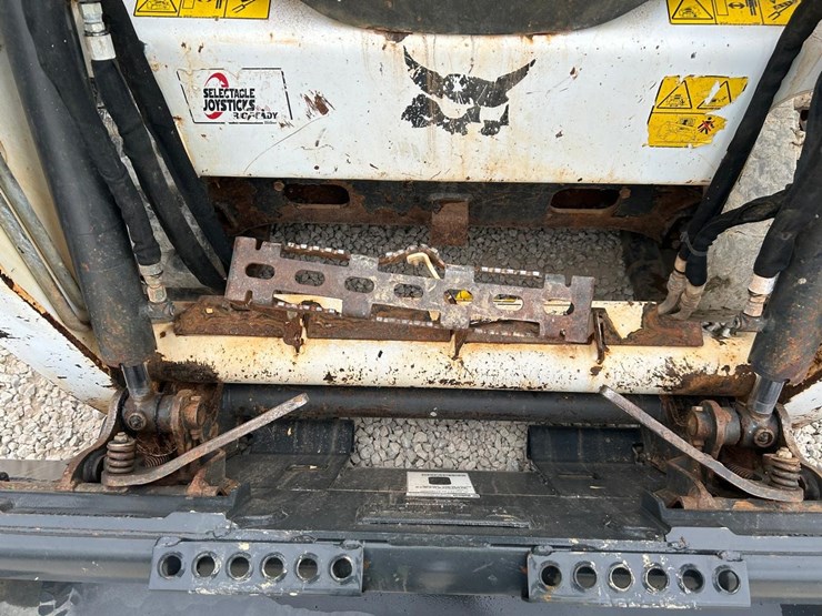 2021-bobcat-t450-image-10