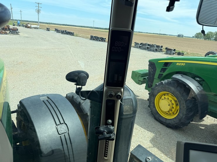 2013-john-deere-8335r-image-66