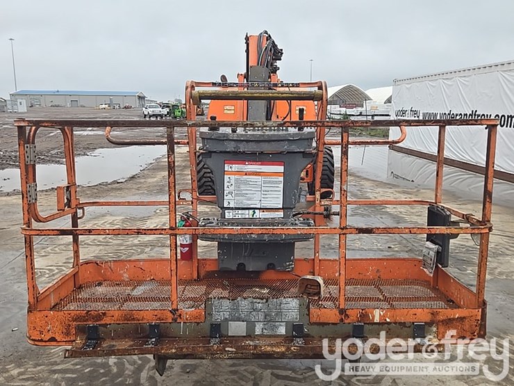 2016-jlg-800aj-image-56