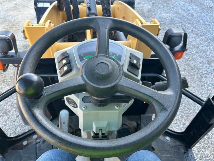 2019-caterpillar-903d-image-19