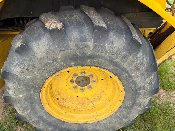 new-holland-lb75b-image-6