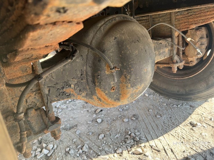 2007-freightliner-m2-106-image-28