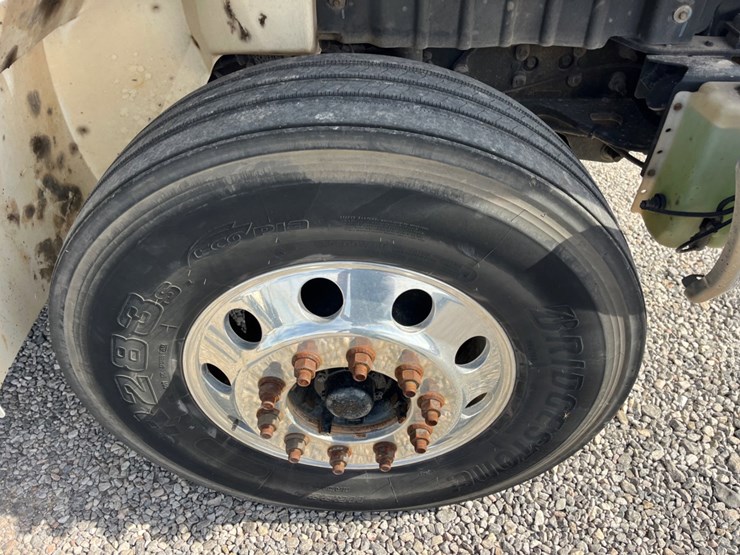 2018-international-durastar-4300-image-11