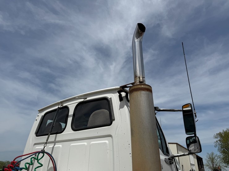 2006-sterling-l9500-image-39