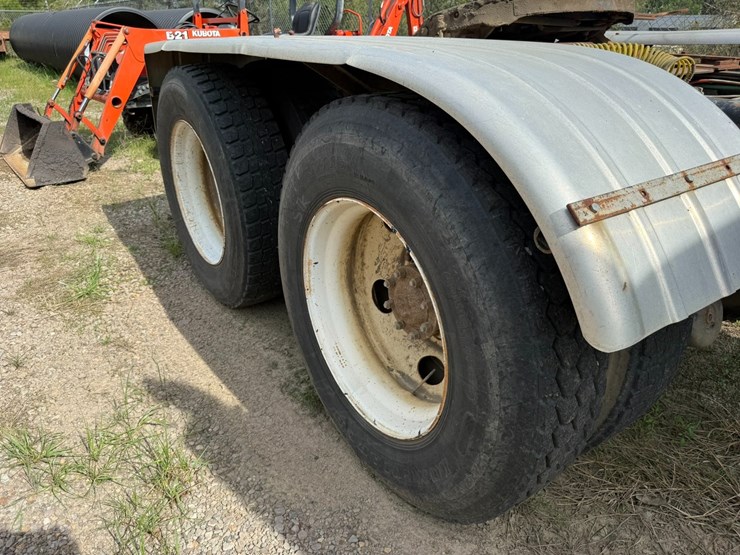 1995-ford-lt9000-image-17