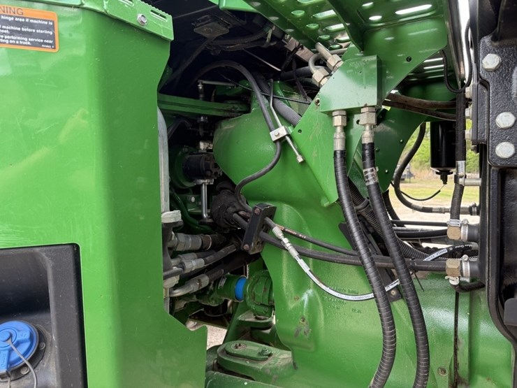 2020-john-deere-9570r-image-16