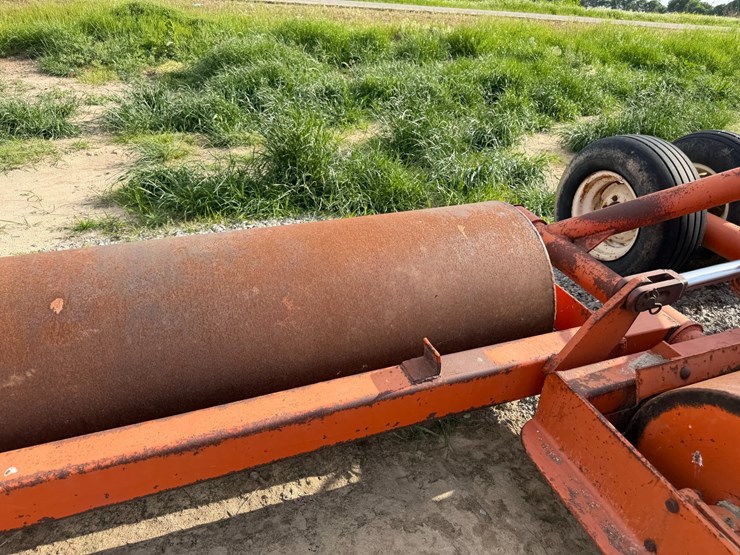#46902-•-fair-oaks-mfg-28'-smooth-roller-image-60