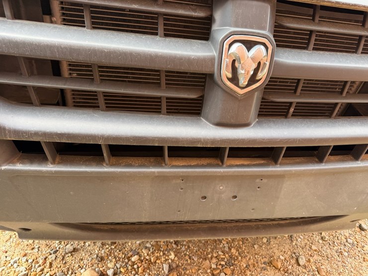 2014-ram-promaster-2500-image-31