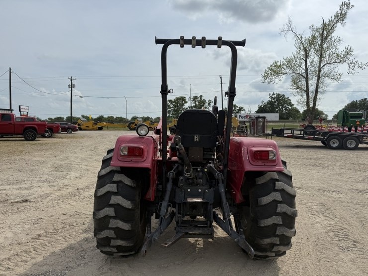 2018-mahindra-4530-image-6