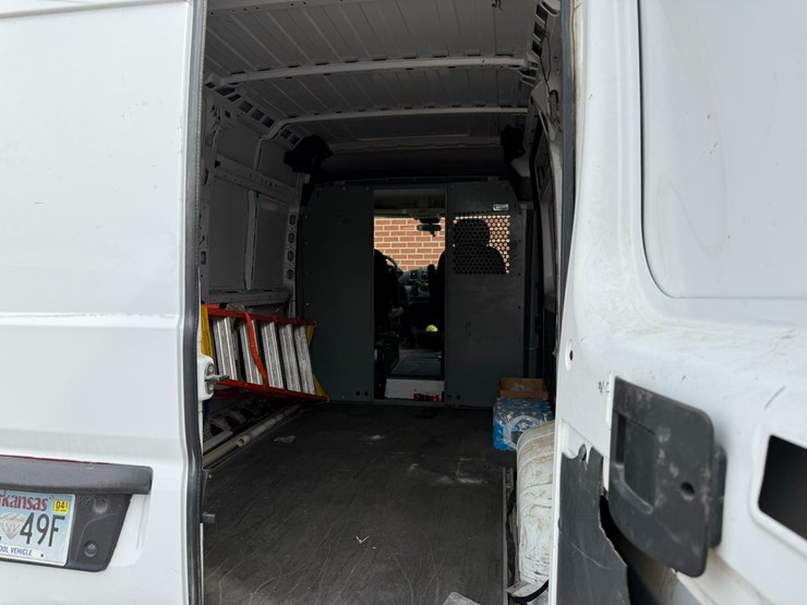 2014-ram-promaster-2500-image-21