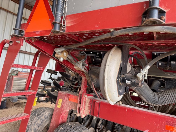2014-case-ih-36-image-27