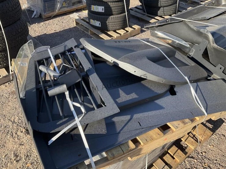 (4)-pallets-of-misc-automotive-seats,-toolboxes-&-image-5