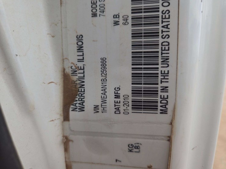 2011-international-7400-image-25