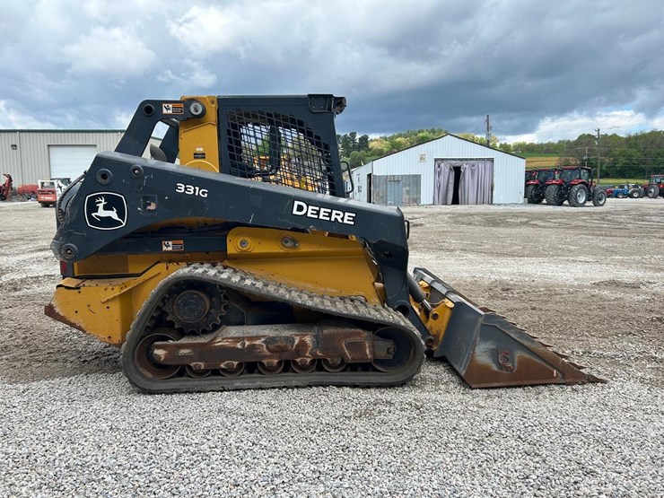 2021-deere-331g-image-5