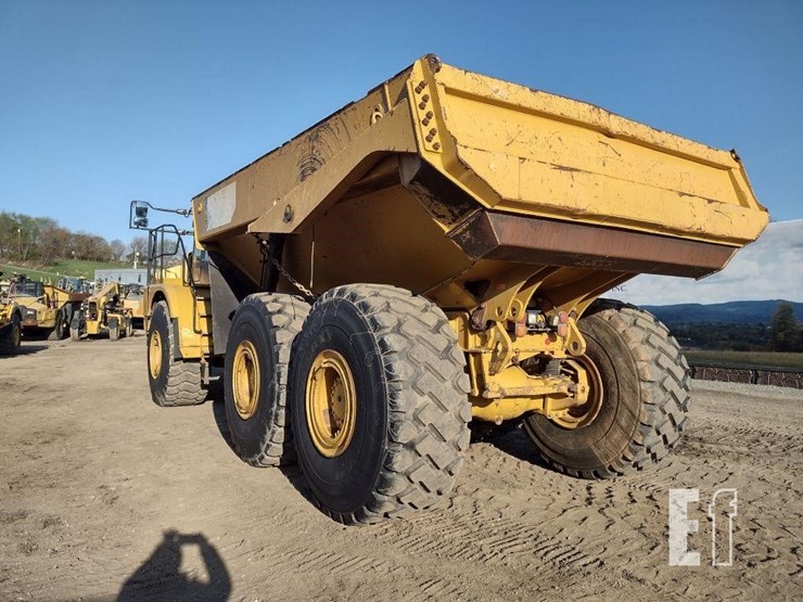 2019-caterpillar-745-image-40