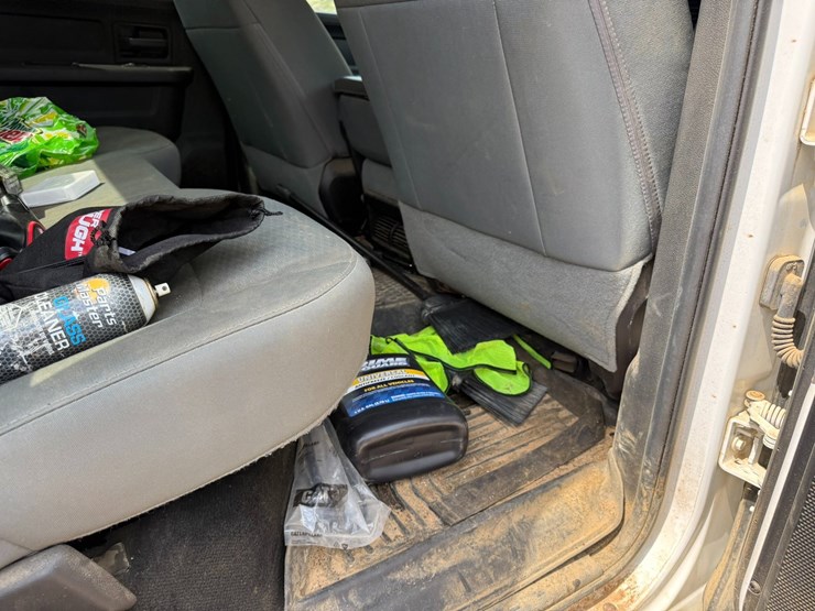 2016-dodge-2500-image-50