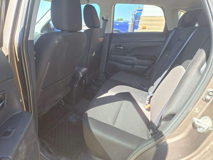 2017-mitsubishi-outlander-image-10