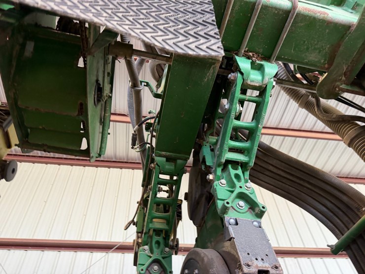 john-deere-1720-image-79
