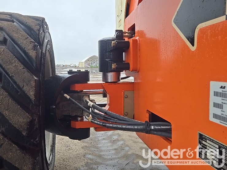 2016-jlg-800aj-image-34
