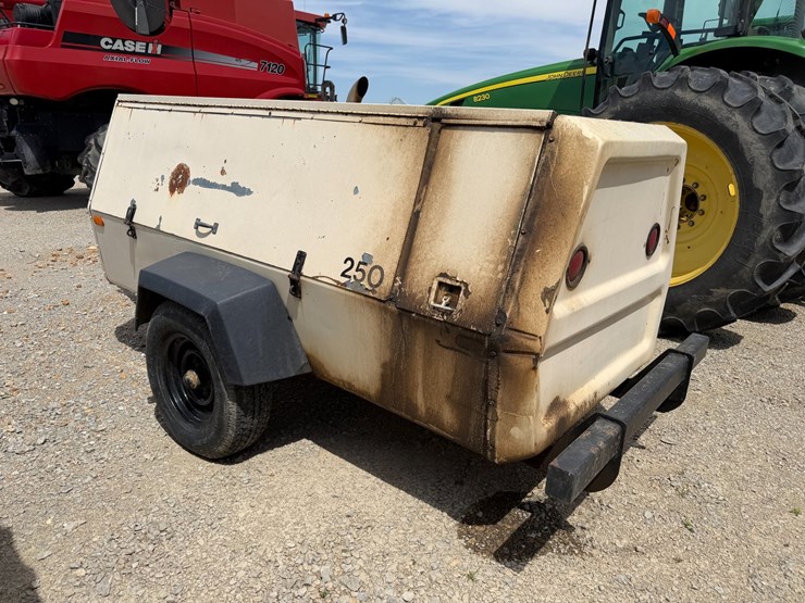 #46876-•-ingersoll-rand-mobile-air-compressor-image-4