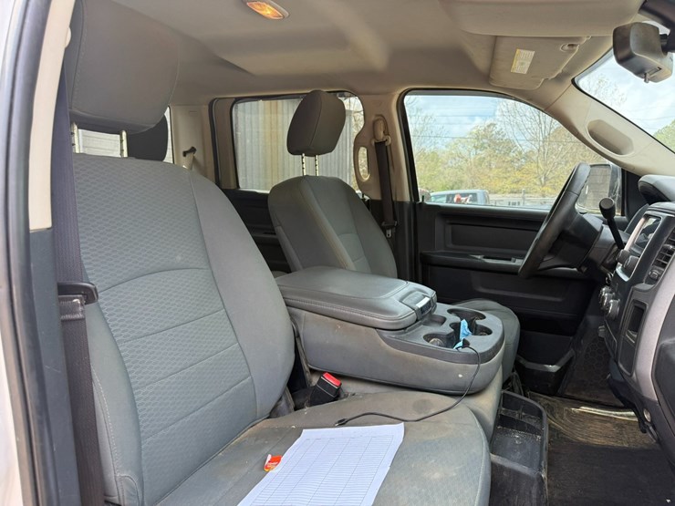 2016-dodge-2500-image-53