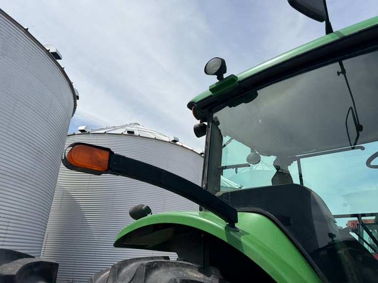 2004-john-deere-8230-image-39
