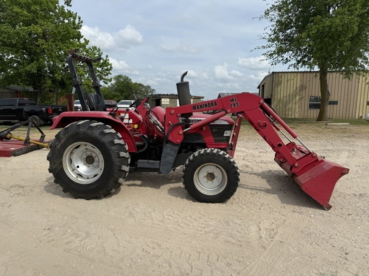 2018-mahindra-4530-image-4