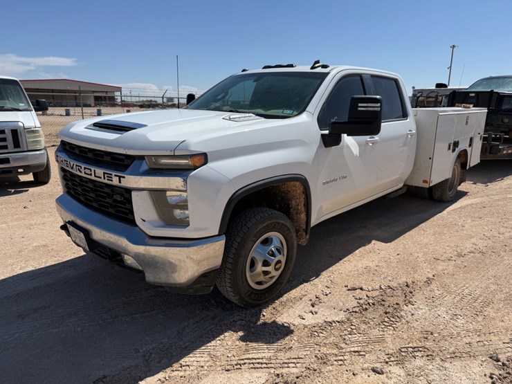 2021-chevrolet-silverado-3500hd-image-1