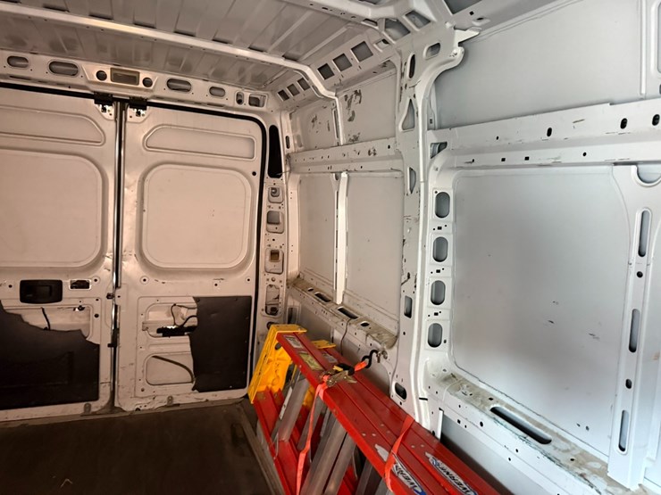 2014-ram-promaster-2500-image-68