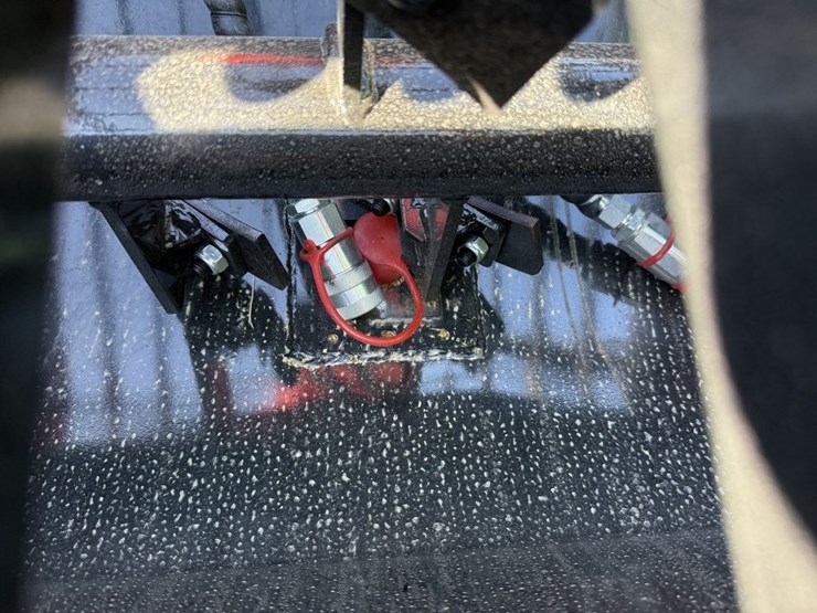 36in-mini-skid-concrete-mix-&-pour-bucket-image-2