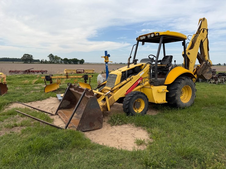 new-holland-lb75b-image-1