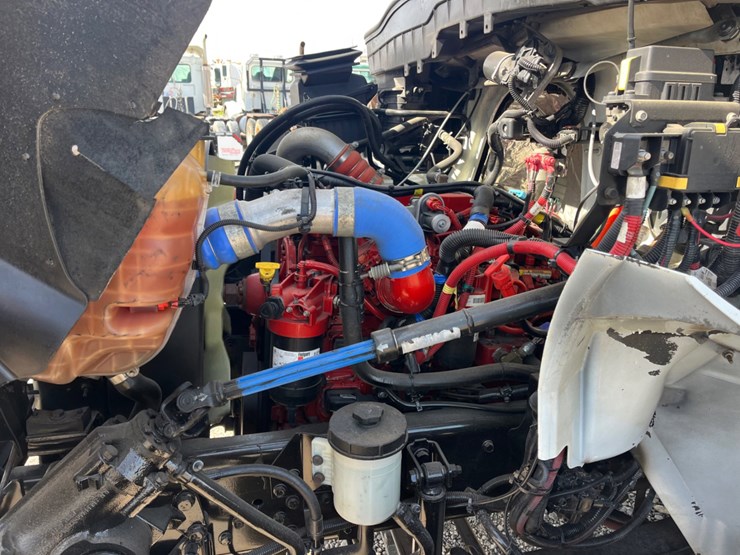 2020-international-mv607-image-9