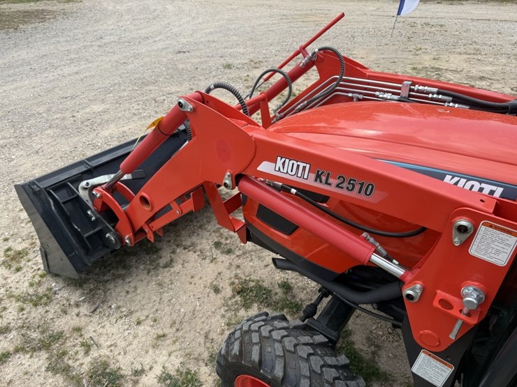 2024-kioti-cx2510hst-image-15