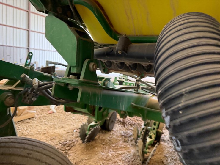 john-deere-1720-image-32
