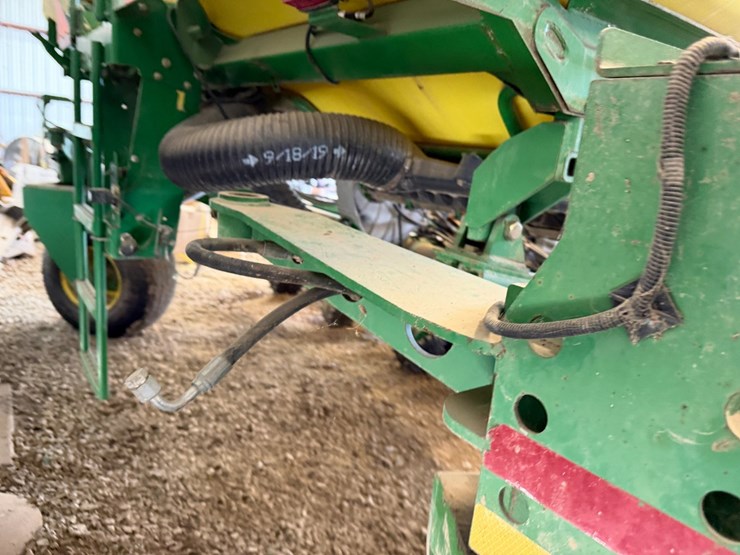 john-deere-1720-image-23