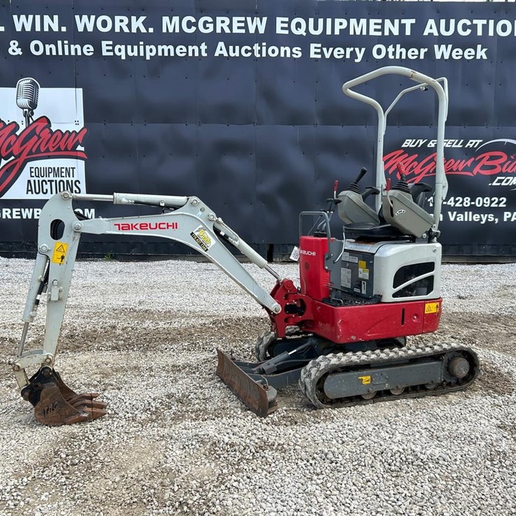 2022 TAKEUCHI TB210R