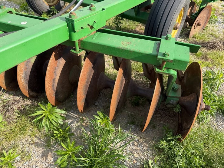 john-deere-225-image-21