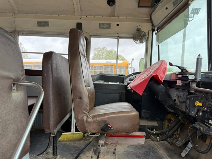 2000-international-3800-image-70