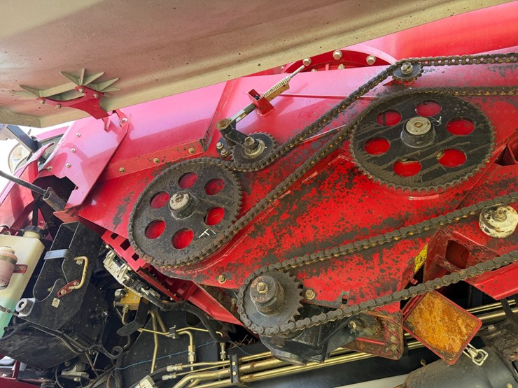 2016-case-ih-8240-image-54