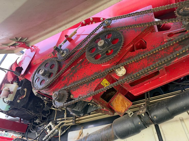 2016-case-ih-8240-image-46